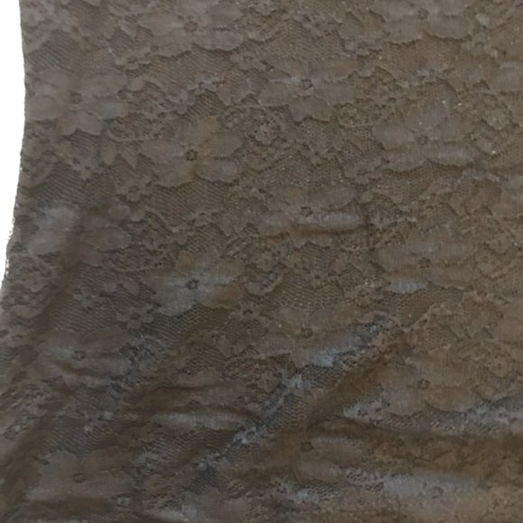 Black lace front tank - Picture 2 of 3